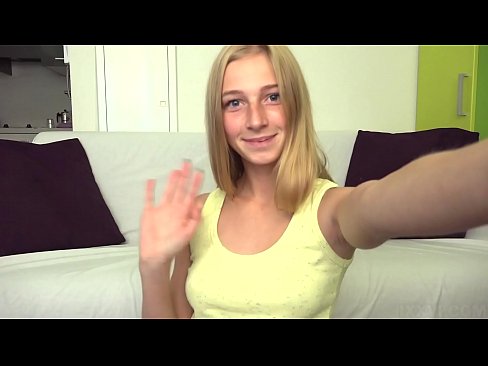 ❤️ Keď sa nudím, lenivo si masturbujem svoju ružovú kundičku ❤️ Anal porno na nás ️❤