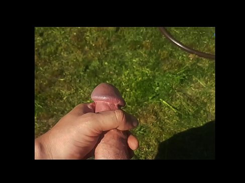 ❤️ Horúca kočka si nechá jebnúť ružovú kundičku a vystrieka sa so squirtom v letnej záhrade ❤️ Anal porno na nás ️❤