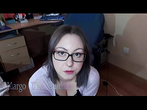 ❤️ Sexy dievča s okuliarmi hlboko fajčí vibrátor na kameru ❤️ Anal porno na nás ️❤