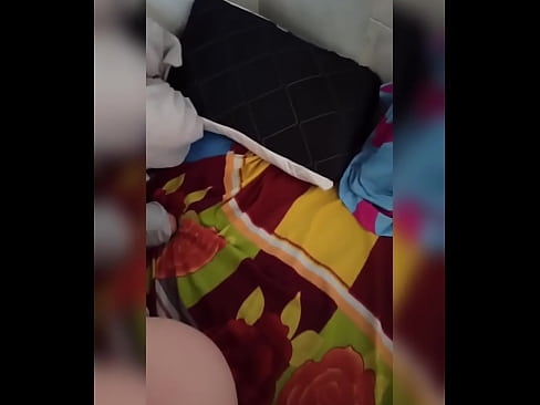 ❤️ Moja spolubývajúca zostáva doma sama, pretože jej manžel odchádza na dovolenku, a ja využijem príležitosť, aby som ju ošukal a naplnil jej zadok mliekom ❤️ Anal porno na nás ️❤