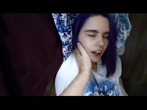 ❤️ Našiel som svoju sestru v skrini a pomohol som jej spraviť sa ❤️ Anal porno na nás ️❤